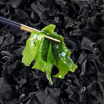 Dried Wakame Seaweed for Miso Soup Packaged in a Bag
