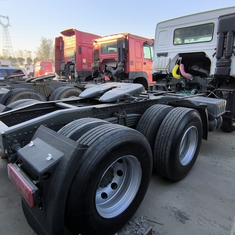 Sinotruk HOWO 6X4 10 Wheeler Tractor Unit HOWO A7 T7h Nx Hohan Truck Head Prime Mover Truck