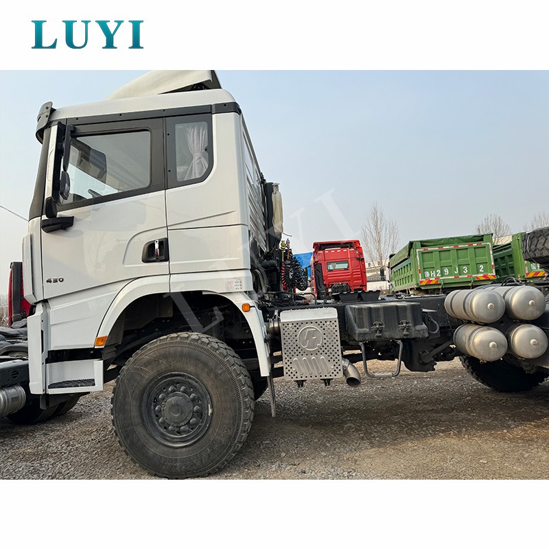 China The Best Selling Shacman X3000 440 Horsepower 6X6 Tractor Truck Head Automobile Heavy Cardron