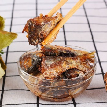 Easy Open Canned Fried Dace with Salted Black Beans