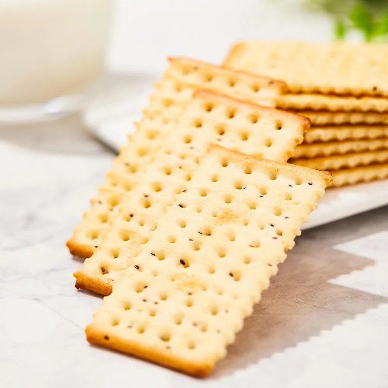 Hot Sale Sesame Flavor Salt Soda Saltine Crackers Chia Seed Soda Cracker