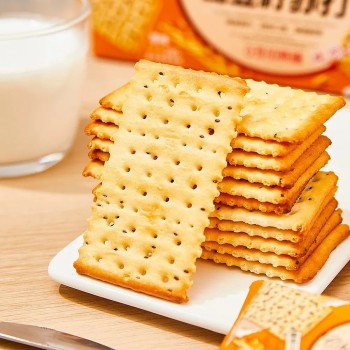 Hot Sale Sesame Flavor Salt Soda Saltine Crackers Chia Seed Soda Cracker