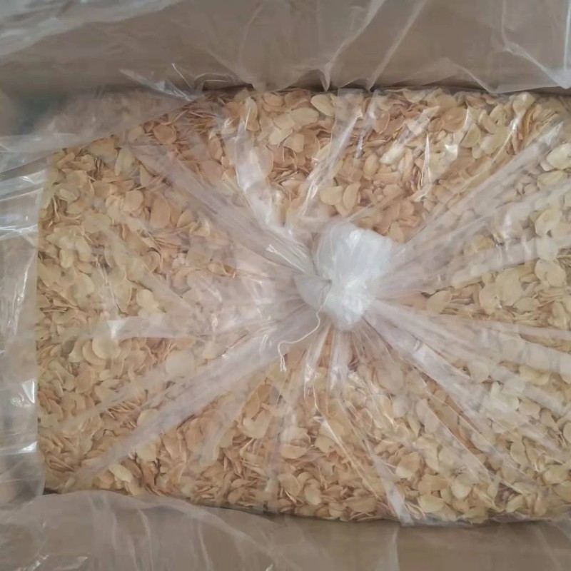 Dehydrated Garlic Flakes AAA Grade