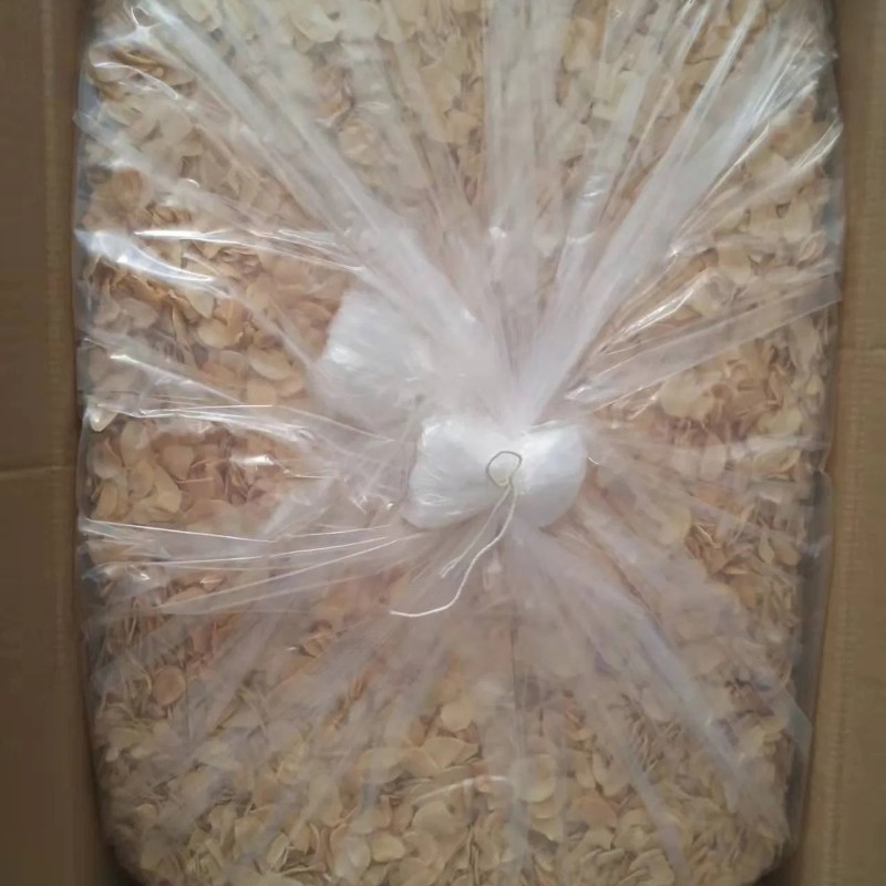 Dehydrated Garlic Flakes AAA Grade