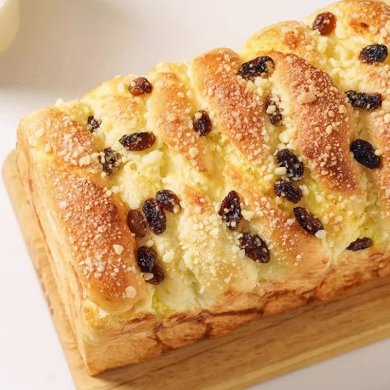 Bread and Baked Goods Dried Fruit Brown Color Raisin