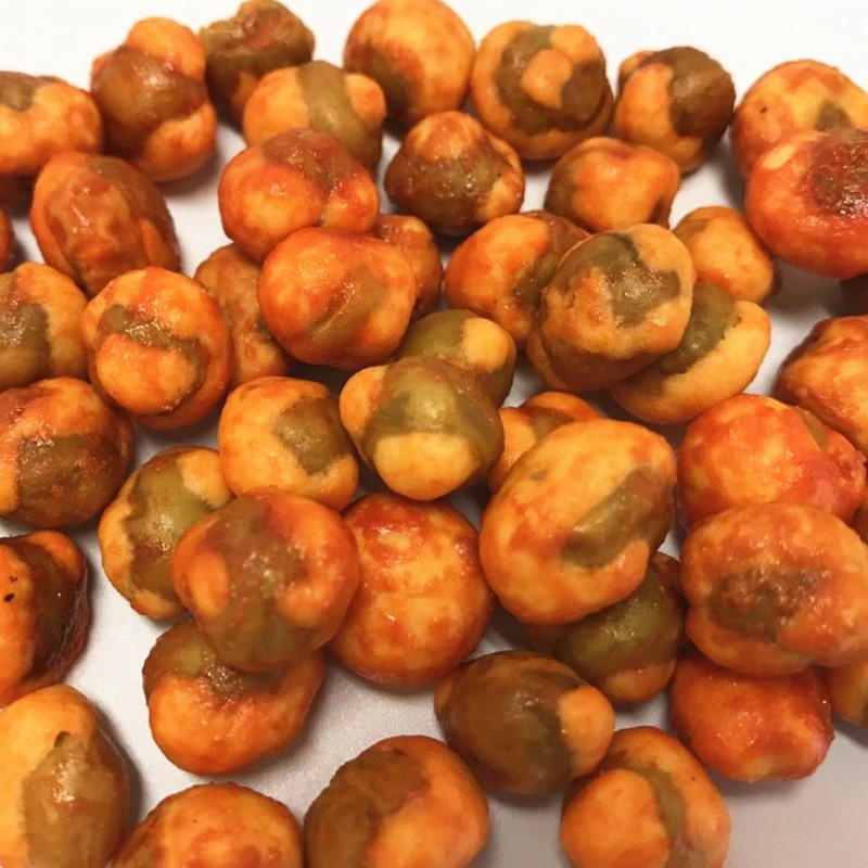 Supermarket Sriracha Coated Crispy Green Peas Halal