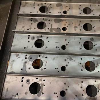 Nqa Certified Skeletal Truck Trailer Featuring 140mm Vertical Beam Height