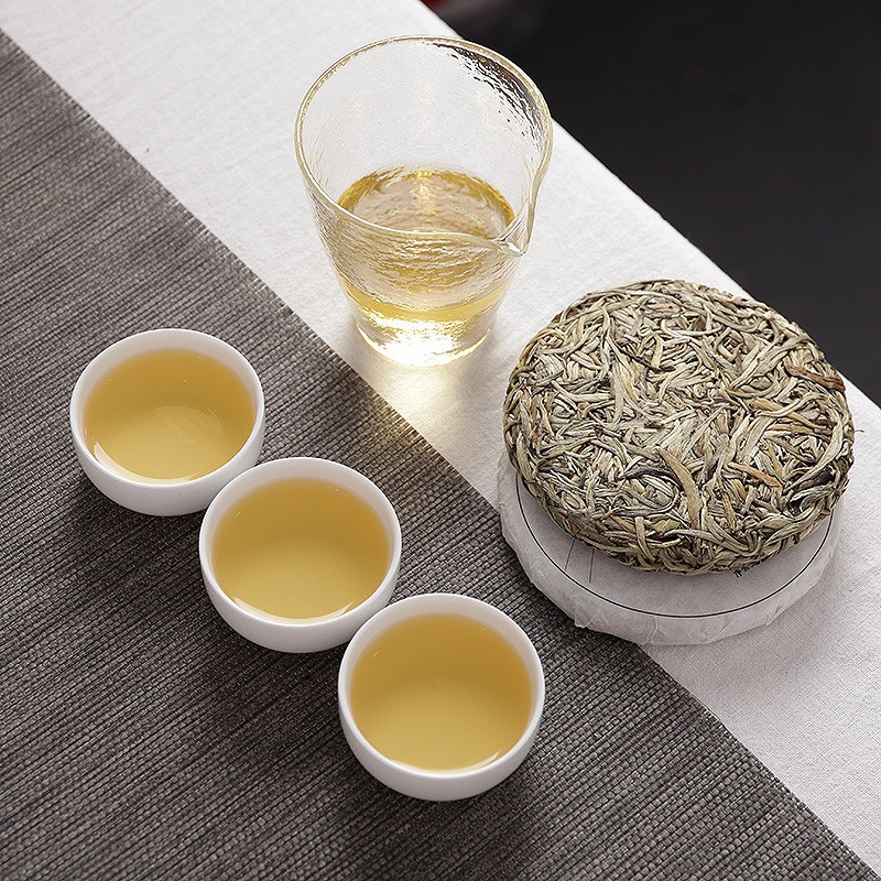 100g Yunnan Big Bud Silver Needle White Tea Cake