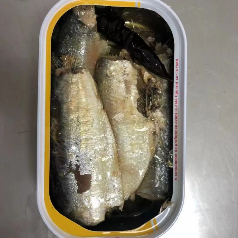 Canned Sardines in Vegetable Oil 125g Club Can