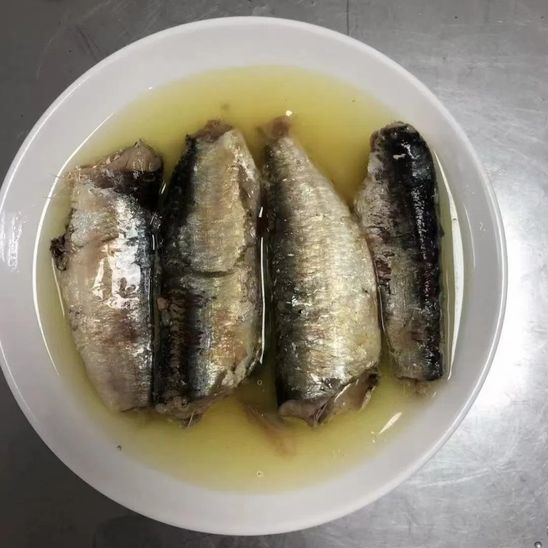 Canned Sardines in Vegetable Oil 125g Club Can
