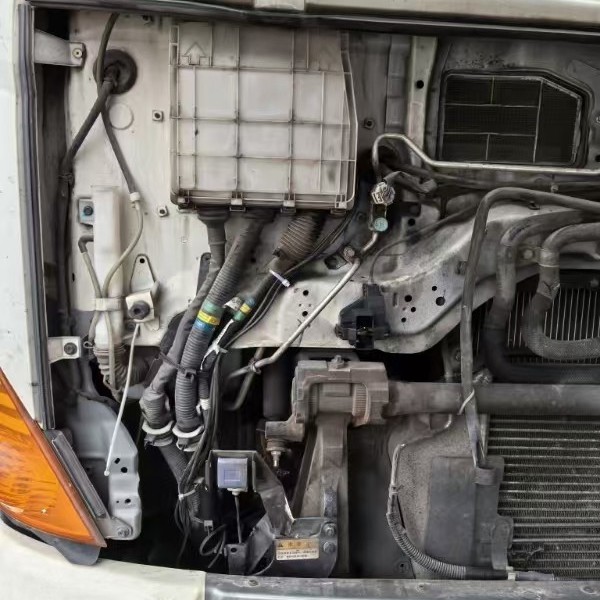 Chinese Used Hino 700 4X2 480HP Heavy Duty Tractor Truck with Good Condition