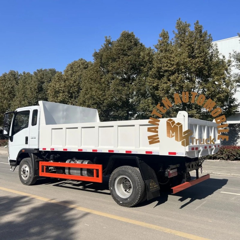 Good Price HOWO 4X2 3ton 5ton Hydraulic Tipper Small Dump Truck