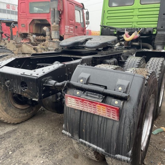 Shacman Delong F3000 Heavy-Duty 6*4 375HP Tractor Truck Head Semi Trailer Head