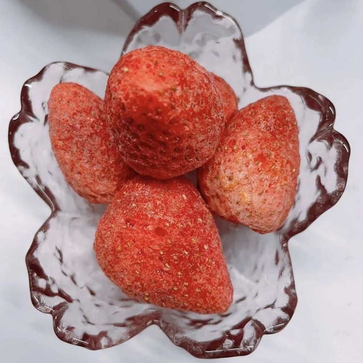 Whole Freeze-Dried Strawberry with Natural Vitamin C Source and Bulk Packaging