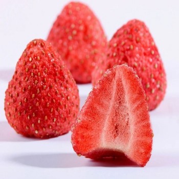 Whole Freeze-Dried Strawberry with Natural Vitamin C Source and Bulk Packaging