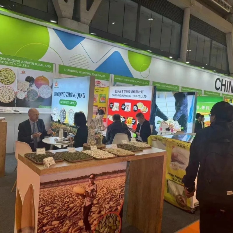 Factory-Customized Chinese Hala Healthy and Delicious Bulk Condiments Garlic Spicy and Hot Chili Sauce