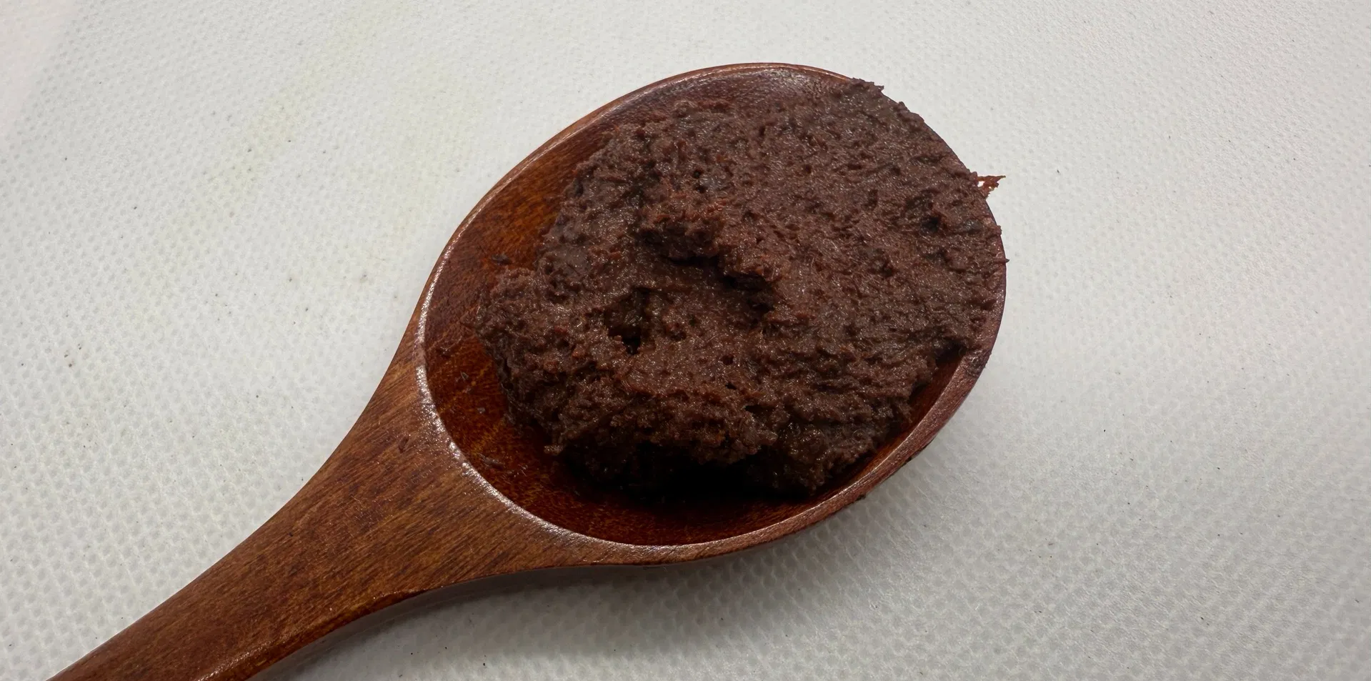 Enzymatically Hydrolyzed High-Protein Aquatic Nutritional Auxiliary with Feed-Grade Shrimp Paste Animal Feed Premix Protein