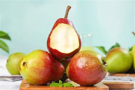 2024 Western Pear Big Head Pear Fresh Pear Comis Red Pear in China