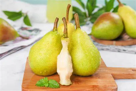 2024 Western Pear Big Head Pear Fresh Pear Comis Red Pear in China