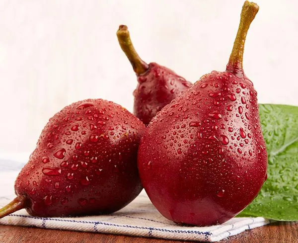 2024 Western Pear Big Head Pear Fresh Pear Comis Red Pear in China