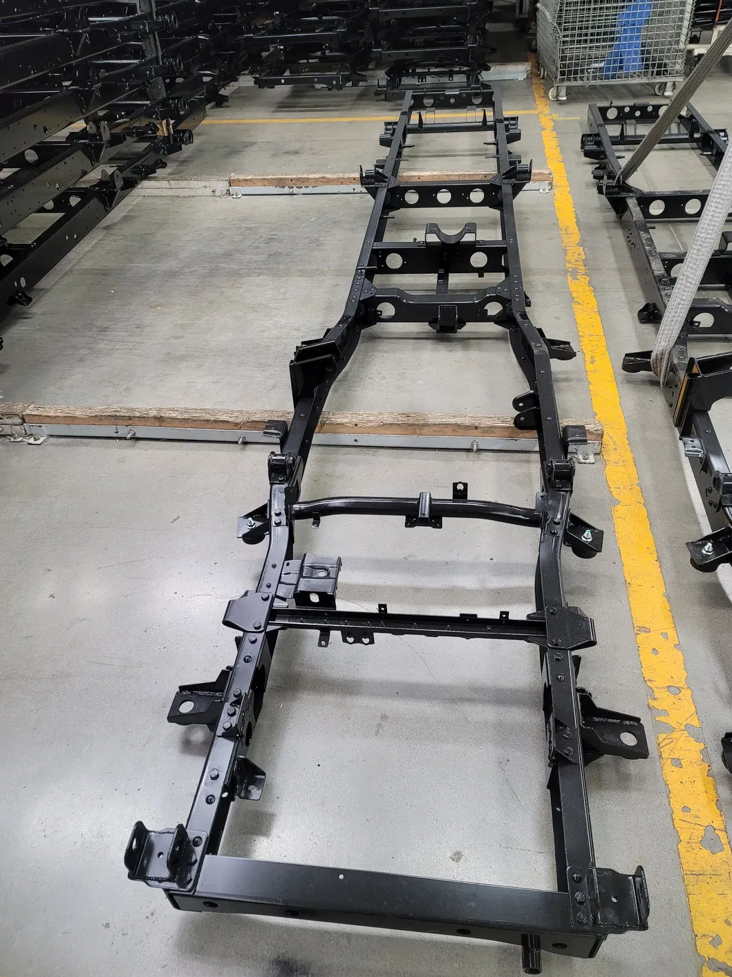 Nqa Certified Skeletal Truck Trailer Featuring 140mm Vertical Beam Height