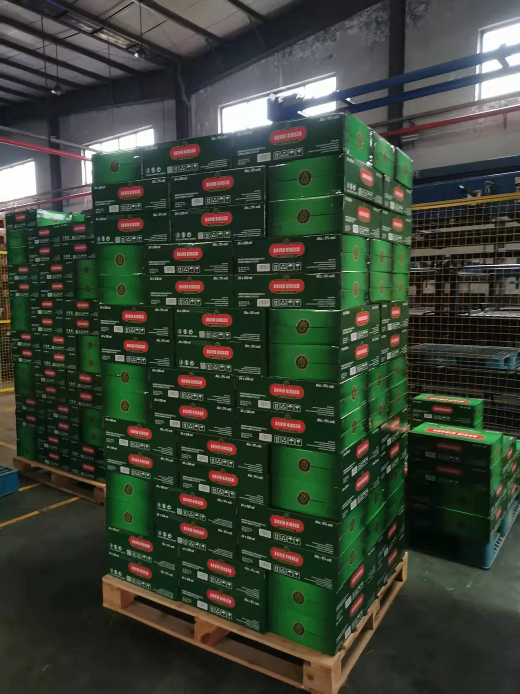 Wholesale Beer Prices Alcoholic Beverage OEM Brand Beer 330ml Can Beer