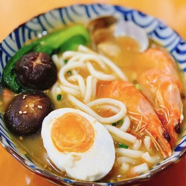 Factory OEM Healthy Low Calorie Japanese Style Delicious Seafood Fish Balls Udon Noodles Shelf Life 12 Month