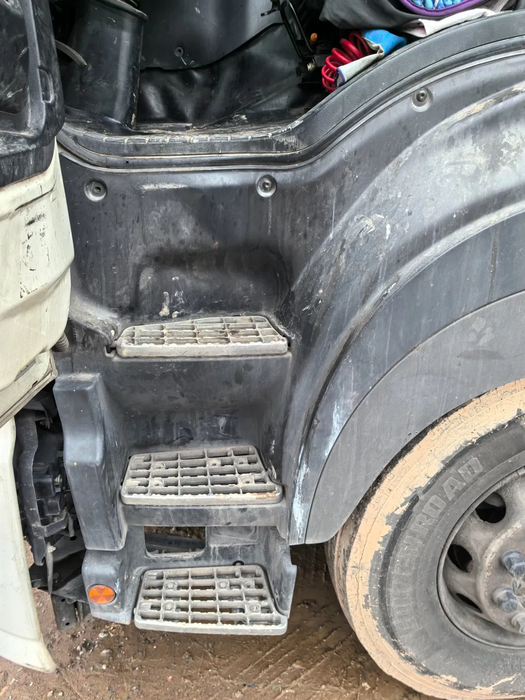 Chinese Used Hino 700 4X2 480HP Heavy Duty Tractor Truck with Good Condition