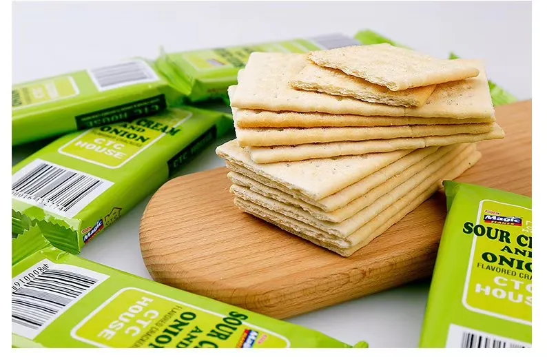 Tasty Ctc House Cheddar&Sour Cream and Onion Flavored Soda Crackers