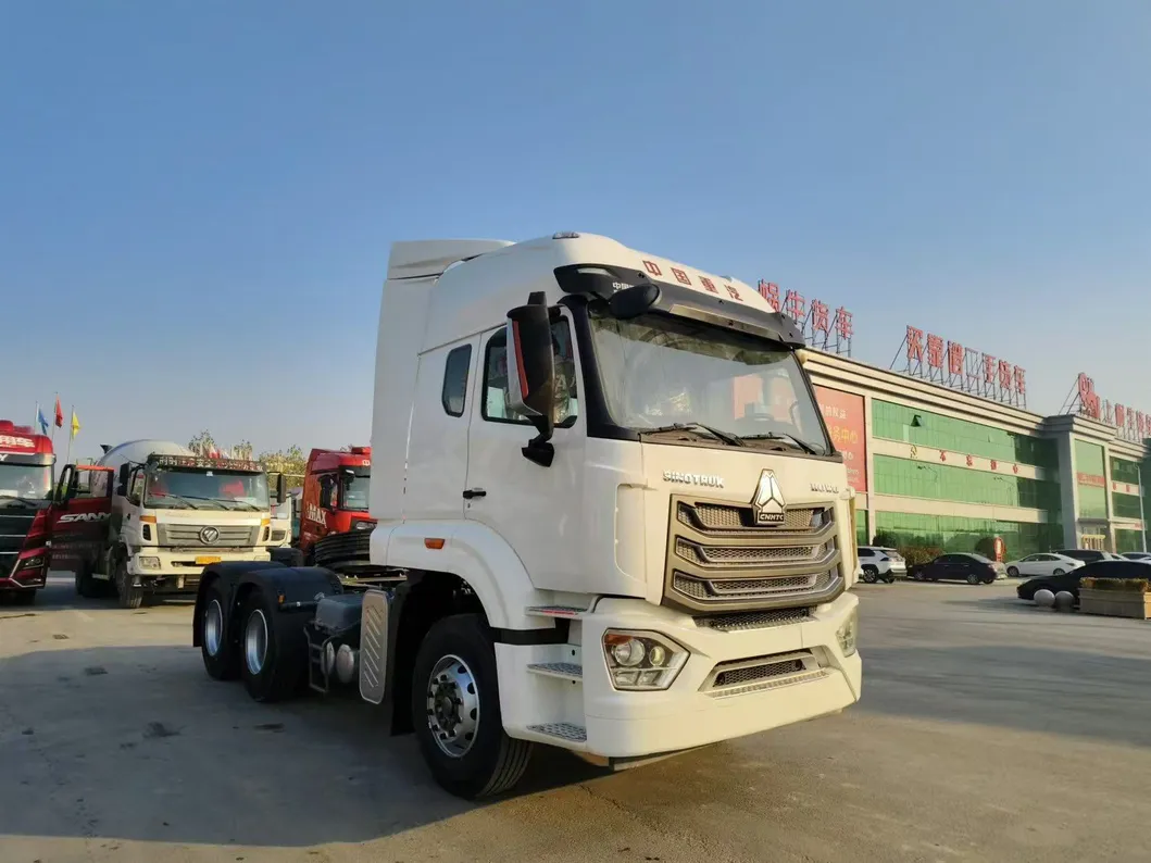 Cheap Chinese Brand Sinotrukused HOWO 420HP Tractor Head Red Truck Head for Sale