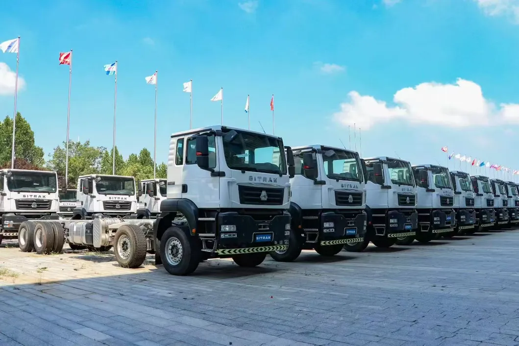 Cheap Chinese Brand Sinotrukused HOWO 420HP Tractor Head Red Truck Head for Sale