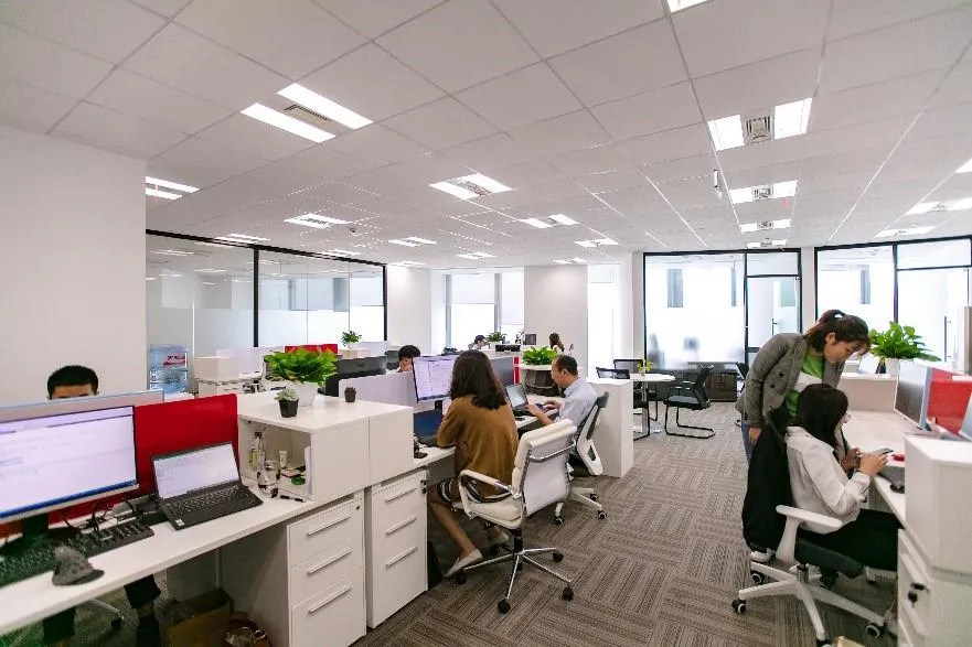 Second Hand Truck Tractor 336HP 375HP 371HP HOWO Manual LHD Used Dump Truck Head